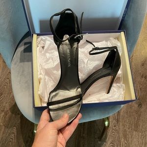 Stuart Weitzman nudistsong